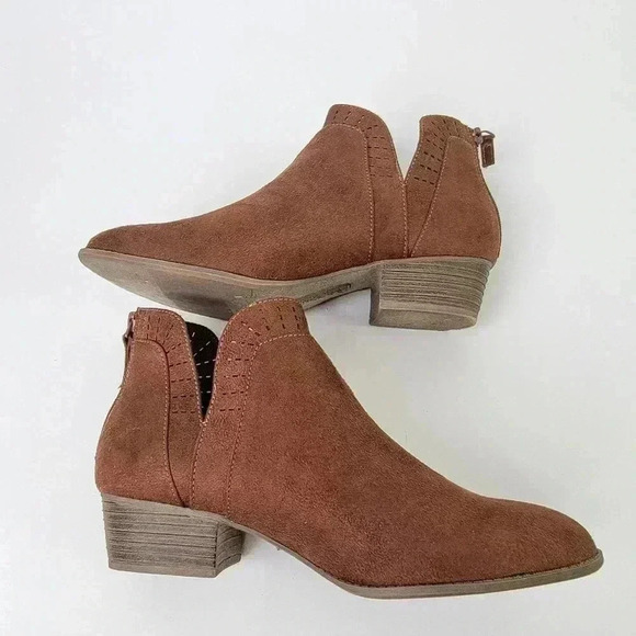 Arizona Julian Block Heel Booties - 9 - Picture 8 of 9